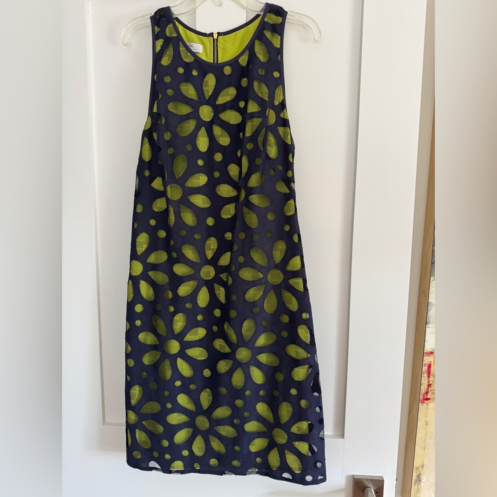 Ivy and Blu Navy and Green Sleeveless Dress